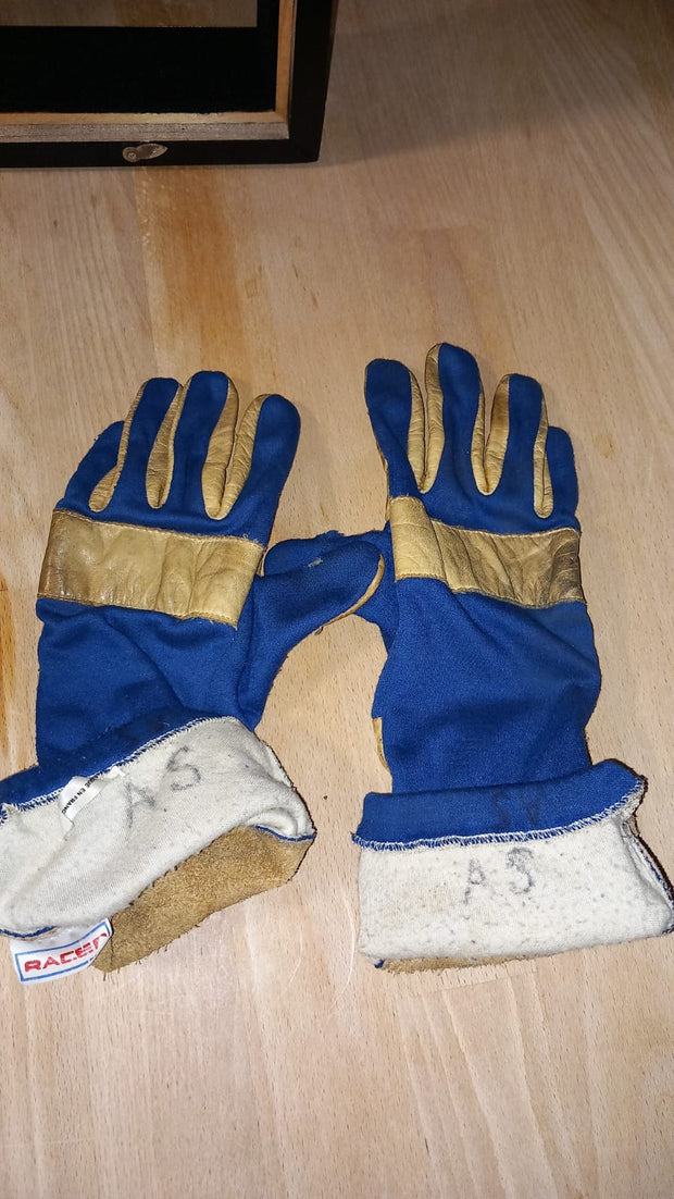 1985 Ayrton Senna Stand 21 race used gloves signed