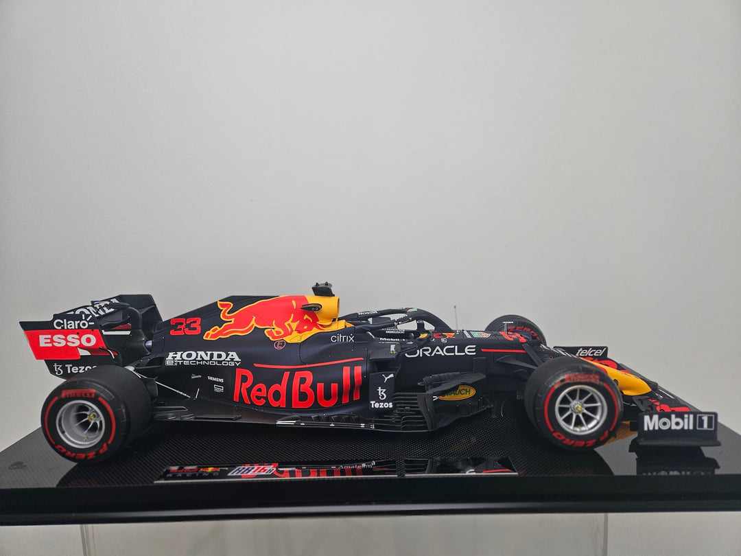 【2/14迄値下げ中】Red Bull Racing Honda RB16B Red Bull Racing Honda RB16B Replica in Photos