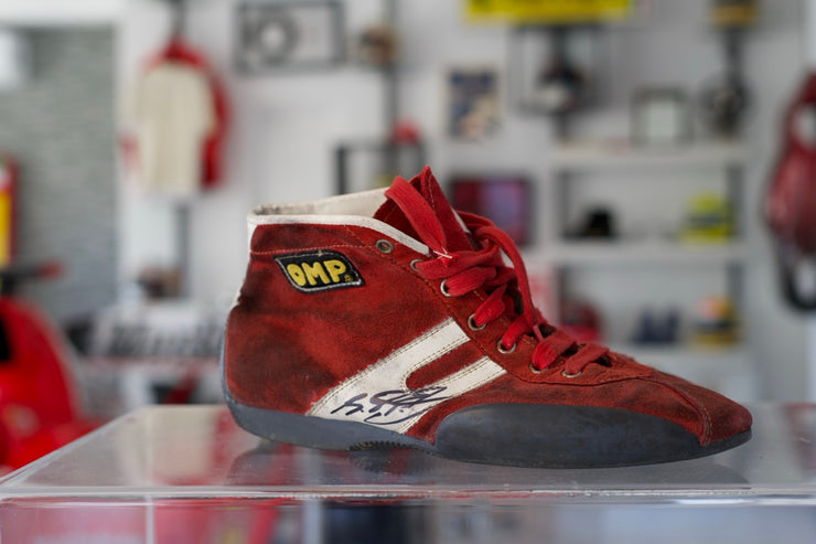 1997 Michael Schumacher OMP test shoes Signed