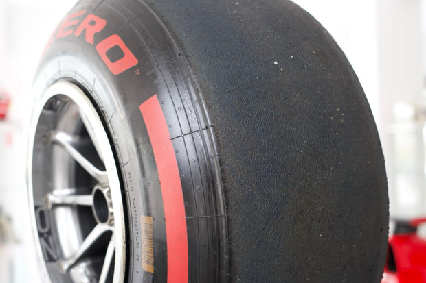 2021 Max Verstappen Red Bull Racing RB16 tire and rim