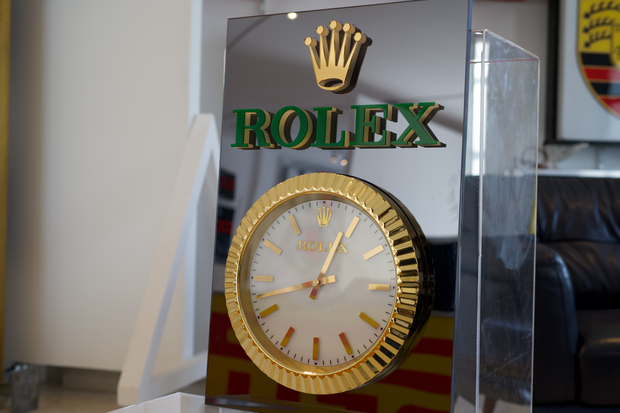 2024 Rolex clock sign