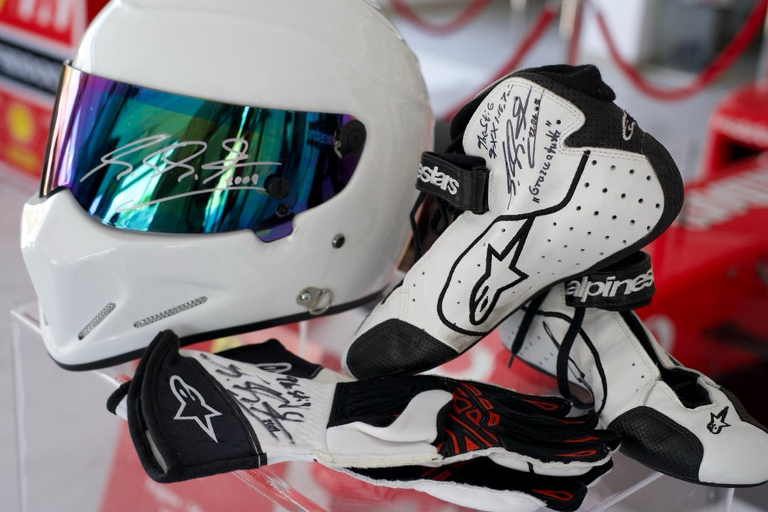 2009 The Stig Michael Schumacher gloves, and shoes set – Formula 1  Memorabilia