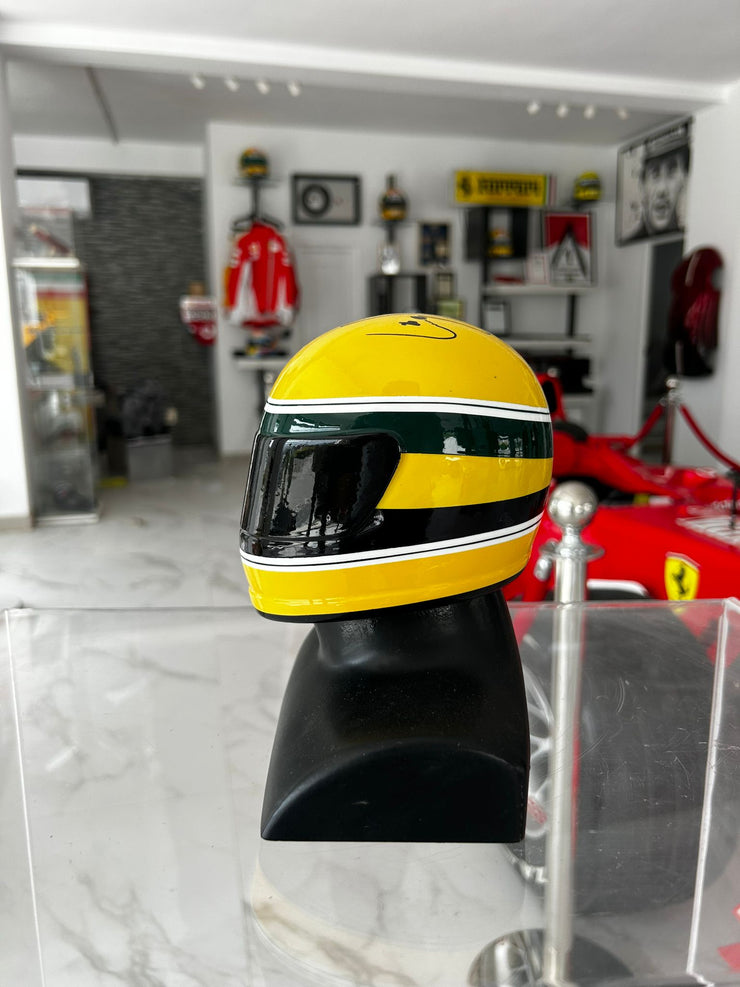 1992 McLaren MP4/7 wind tunnel figurine signed