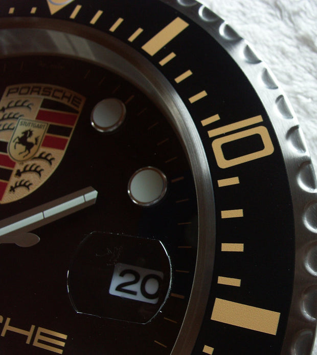 2010s Porsche official dealer clock