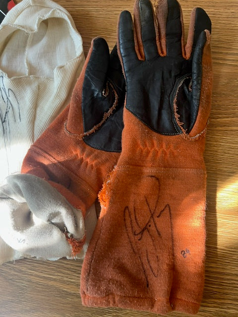 1984 Ayrton Senna Stand 21 used gloves signed