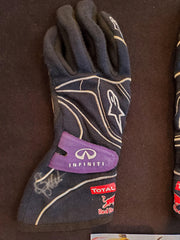 2013 Sebastian Vettel race used gloves Signed - Formula 1 Memorabilia