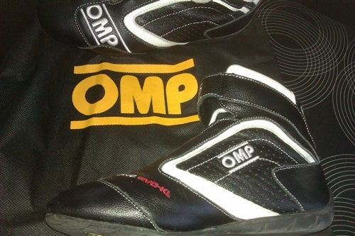 2013 Giorgio Pantano OMP race used signed shoes - Formula 1 Memorabilia