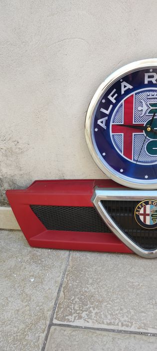 Original Alfa Romeo clock + Alfa Romeo grill