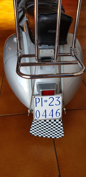 1:3 Vespa Hachette 150 GS model - Formula 1 Memorabilia