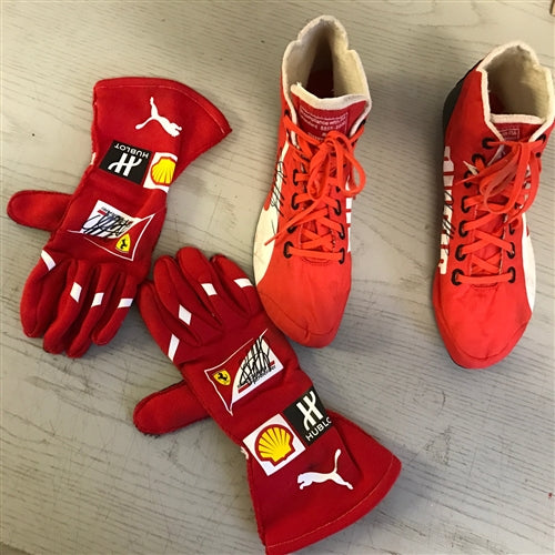 2016 Sebastian Vettel race used signed shoes – Formula 1 Memorabilia