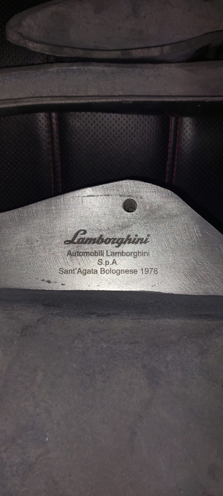 Official Lamborghini dealership Raging Bull