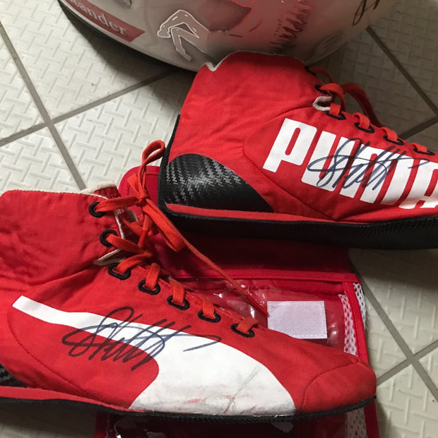 2016 Sebastian Vettel race used signed shoes - Formula 1 Memorabilia