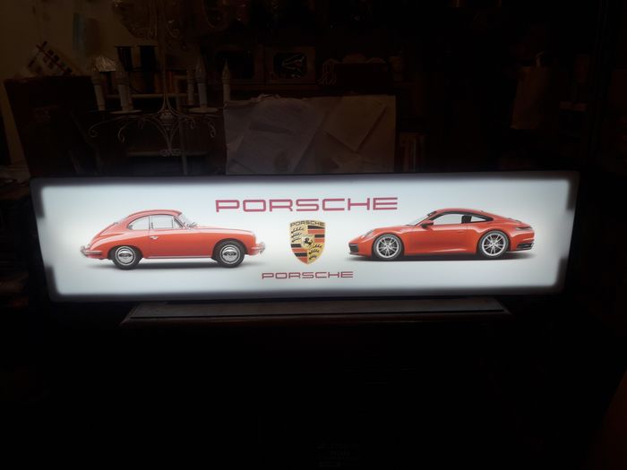 Very long Porsche 356 / 911 illuminated sign