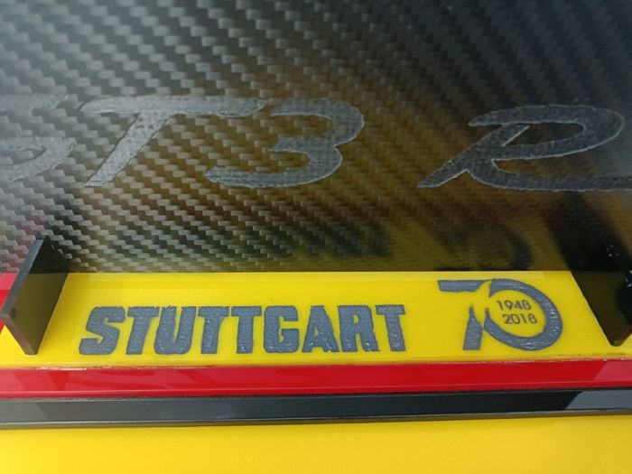 Stuttgart 911 GT3 RS carbon display