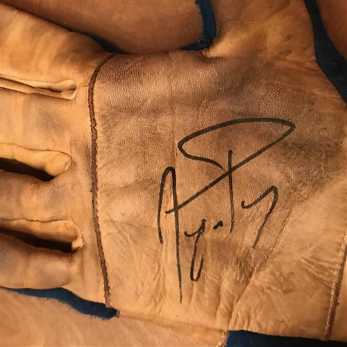 1985 Ayrton Senna Austrian GP race used gloves signed - Formula 1 Memorabilia