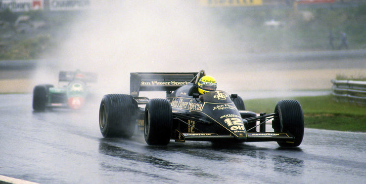 1985 Ayrton Senna Lotus windshield signed - Sold - - Formula 1 Memorabilia
